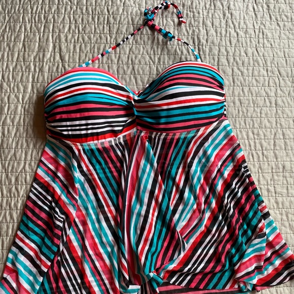 Merona Other - Merona Tankini Swim Top w/ removable neck strap.